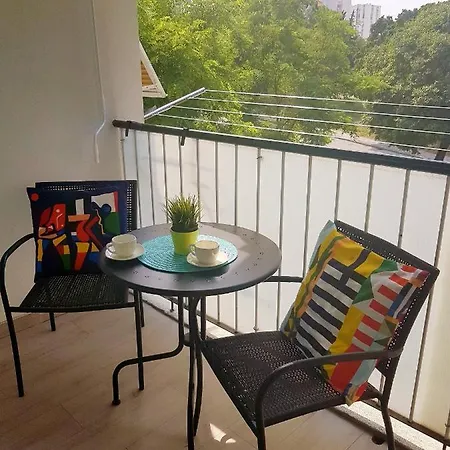Rosie Apartment Split